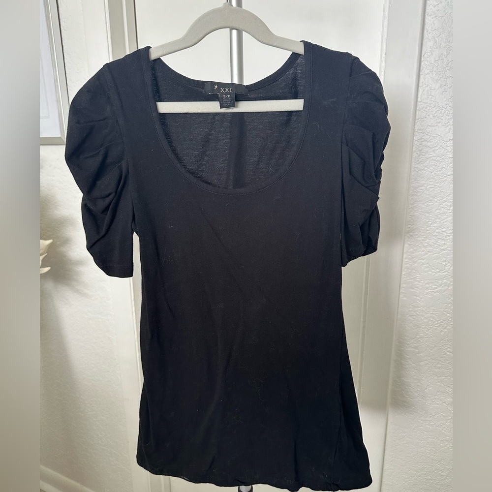 Forever21 Black Top Size Small